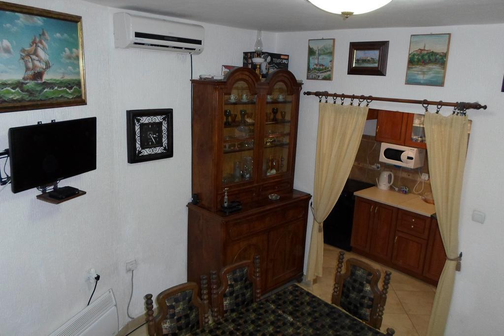 פראסט Holiday Home Stone House מראה חיצוני תמונה